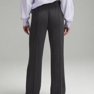 BRAND NEW WORN ONCE!!!!!!! lululemon ribbed softstreme pant 
o